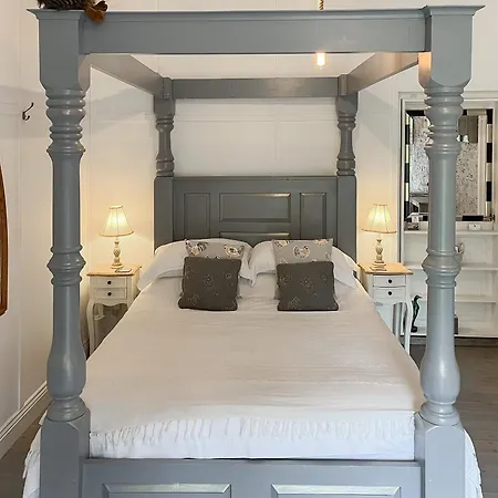 The Roost Retreat *